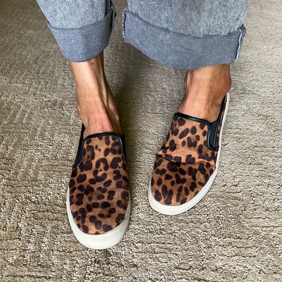 Cheetah suede-like loafers - Picture 6 of 8